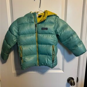 4T down patagonia puffer jacket